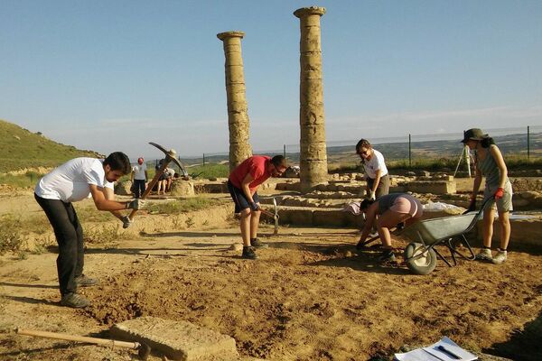 Excavación del yacimiento de Los Bañales (Zaragoza) - Sputnik Mundo