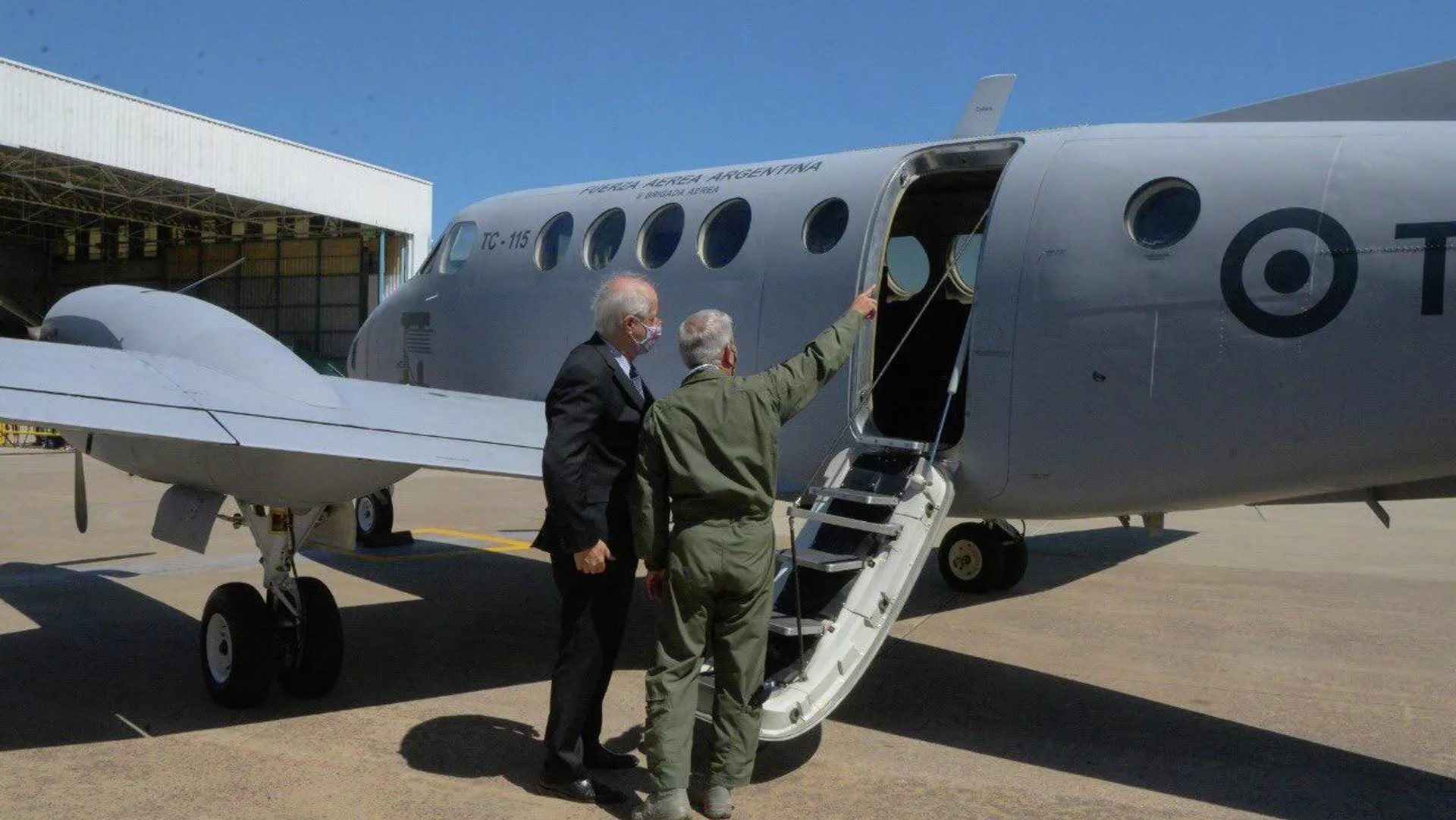 Las Fuerzas Armadas de Argentina reciben el segundo de 12 aviones comprados a EEUU Las Fuerzas Armadas de Argentina reciben el segundo de 12 aviones comprados a EEUU - Sputnik Mundo, 1920, 14.02.2022