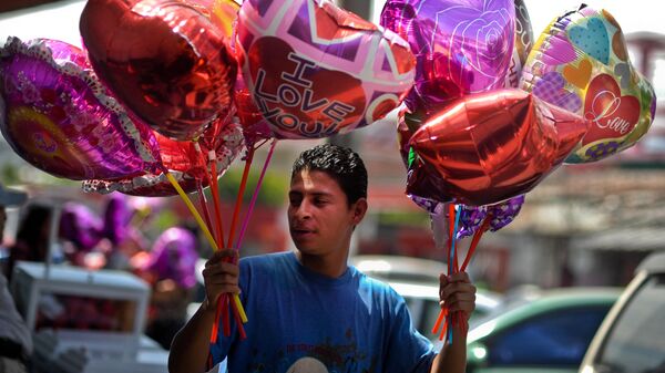 El Día San Valentín en San Salvador - Sputnik Mundo