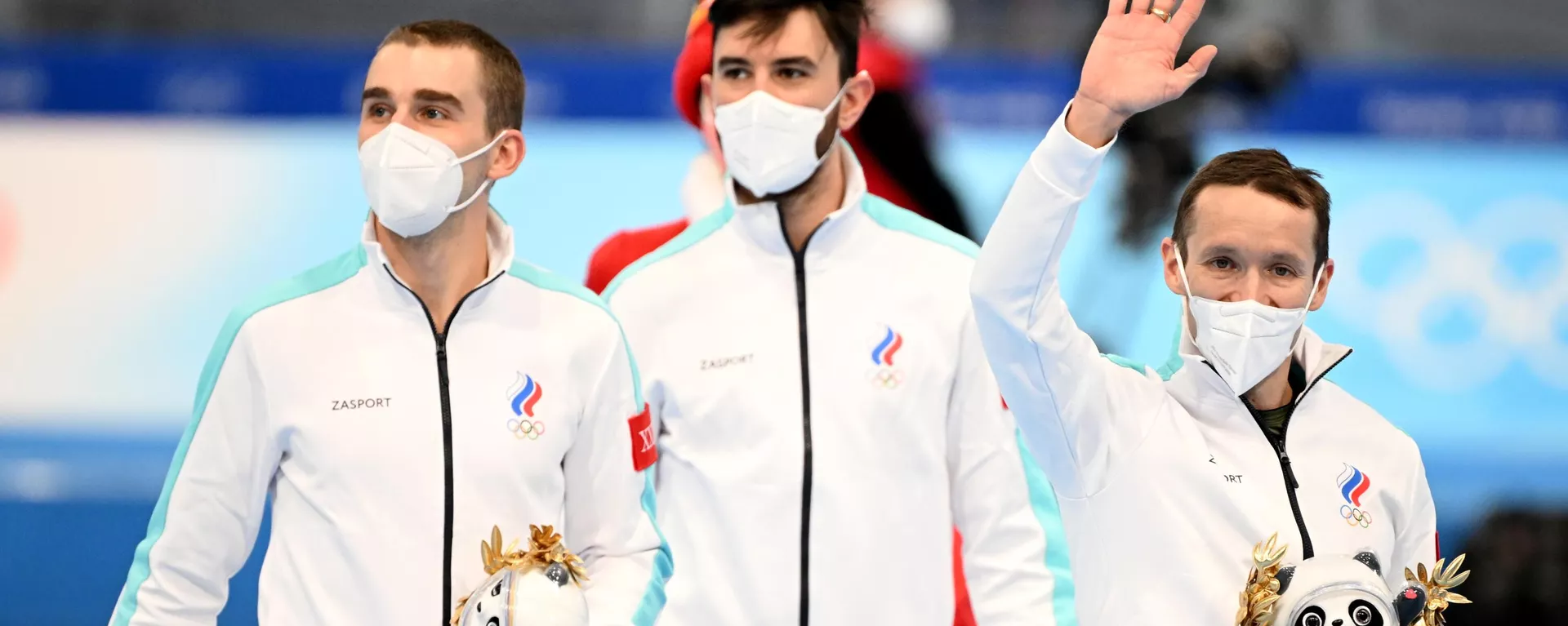 El equipo ruso de patinaje integrado por Seguéi Trofímov, Daniil Aldoshkin y Ruslán Zajárov El equipo ruso de patinaje integrado por Seguéi Trofímov, Daniil Aldoshkin y Ruslán Zajárov - Sputnik Mundo, 1920, 15.02.2022
