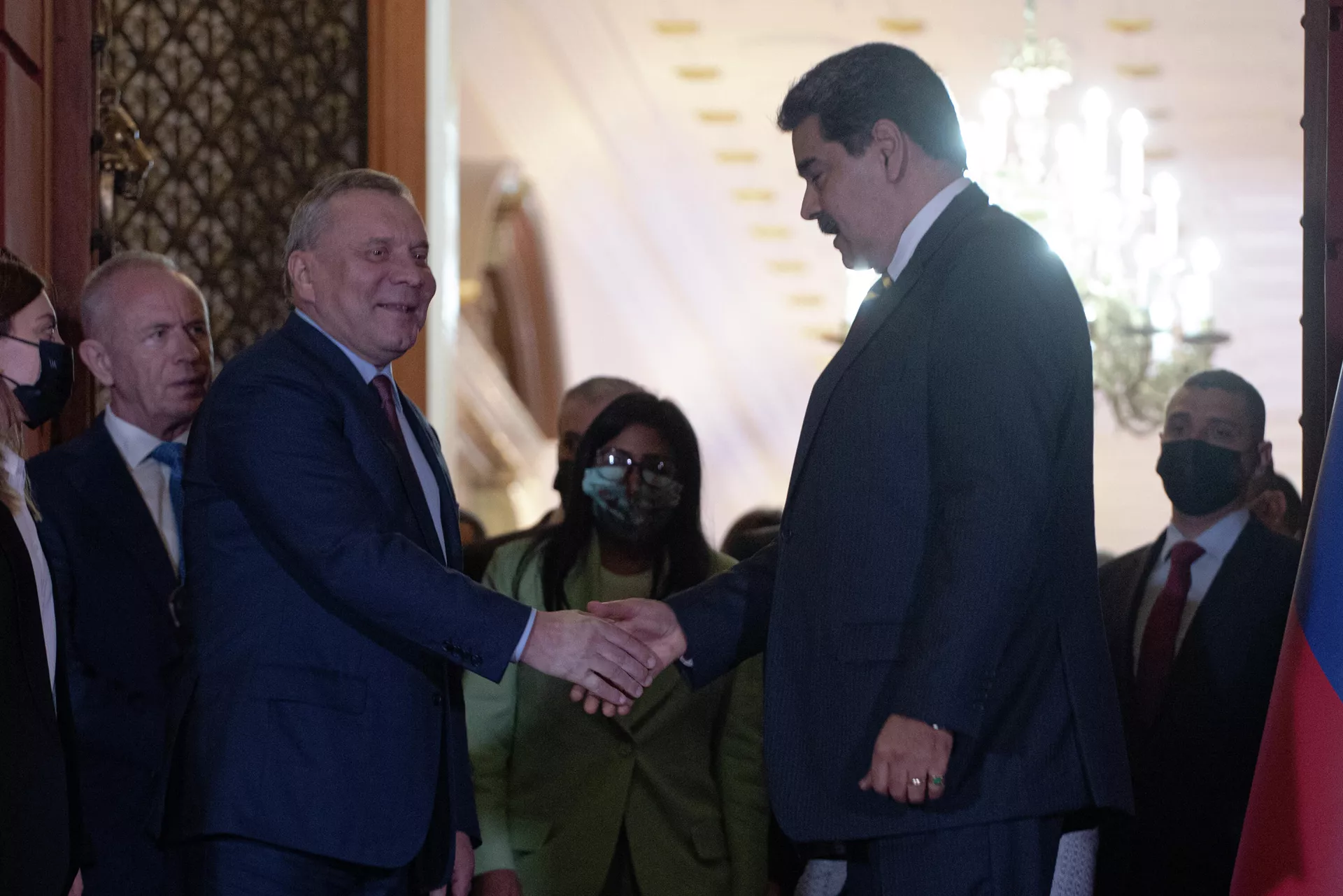 El vice primer ministro de Rusia, Yuri Borísov y El presidente de Venezuela, Nicolás Maduro El vice primer ministro de Rusia, Yuri Borísov y El presidente de Venezuela, Nicolás Maduro - Sputnik Mundo, 1920, 17.02.2022