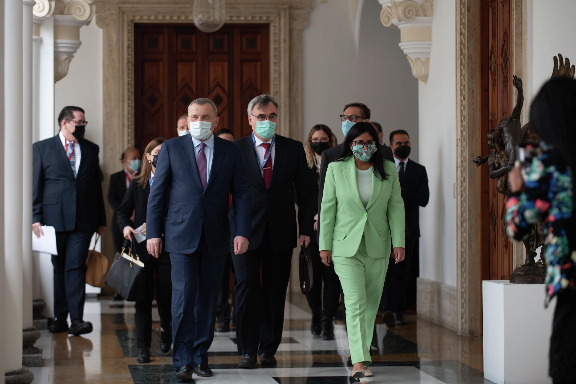 Reunión entre la Vicepresidenta venezolana Delcy Rodríguez y el Viceprimer Ministro ruso Yuri Borisov en Caracas, Venezuela - Sputnik Mundo, 1920, 17.02.2022