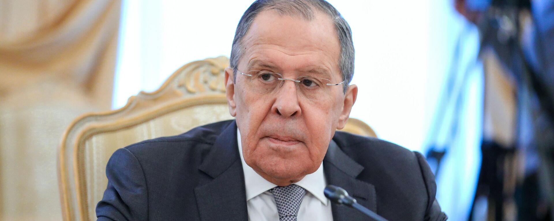 El ministro de Exteriores ruso, Serguéi Lavrov, durante las negociaciones con su par italiano, Luigi di Maio. - Sputnik Mundo, 1920, 02.03.2022