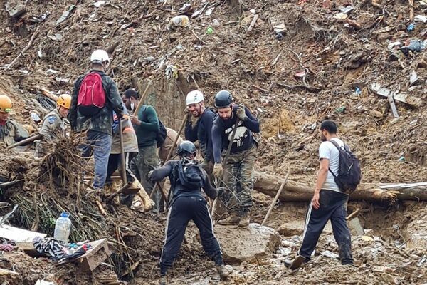 El Morro da Oficina es la zona cero de la catástrofe en Petrópolis. Más de 80 casas de esta favela fueron totalmente destruidas. Debajo del barro y los escombros están la mayoría de los 116 desaparecidos que aún hay en la ciudad. El Morro da Oficina es la zona cero de la catástrofe en Petrópolis. Más de 80 casas de esta favela fueron totalmente destruidas. Debajo del barro y los escombros están la mayoría de los 116 desaparecidos que aún hay en la ciudad. - Sputnik Mundo