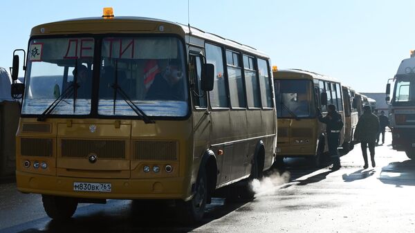 La evacuación de los habitantes de Donbás - Sputnik Mundo