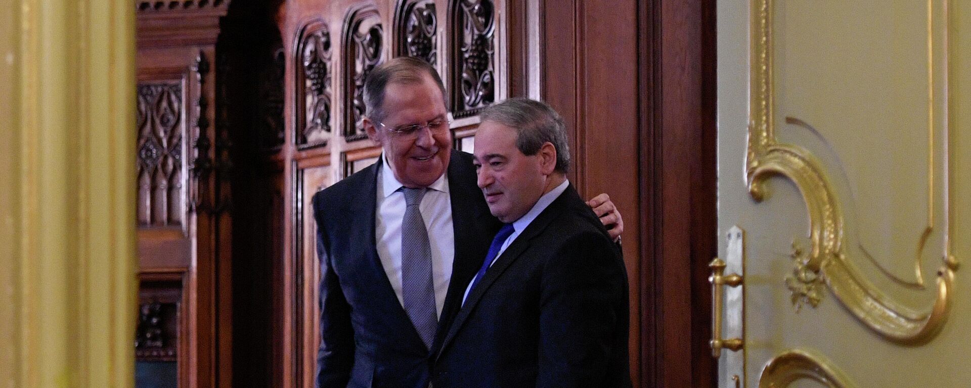 El ministro de Asuntos Exteriores de Rusia, Serguéi Lavrov, y su homólogo de Siria, Faisal Mekdad - Sputnik Mundo, 1920, 21.02.2022