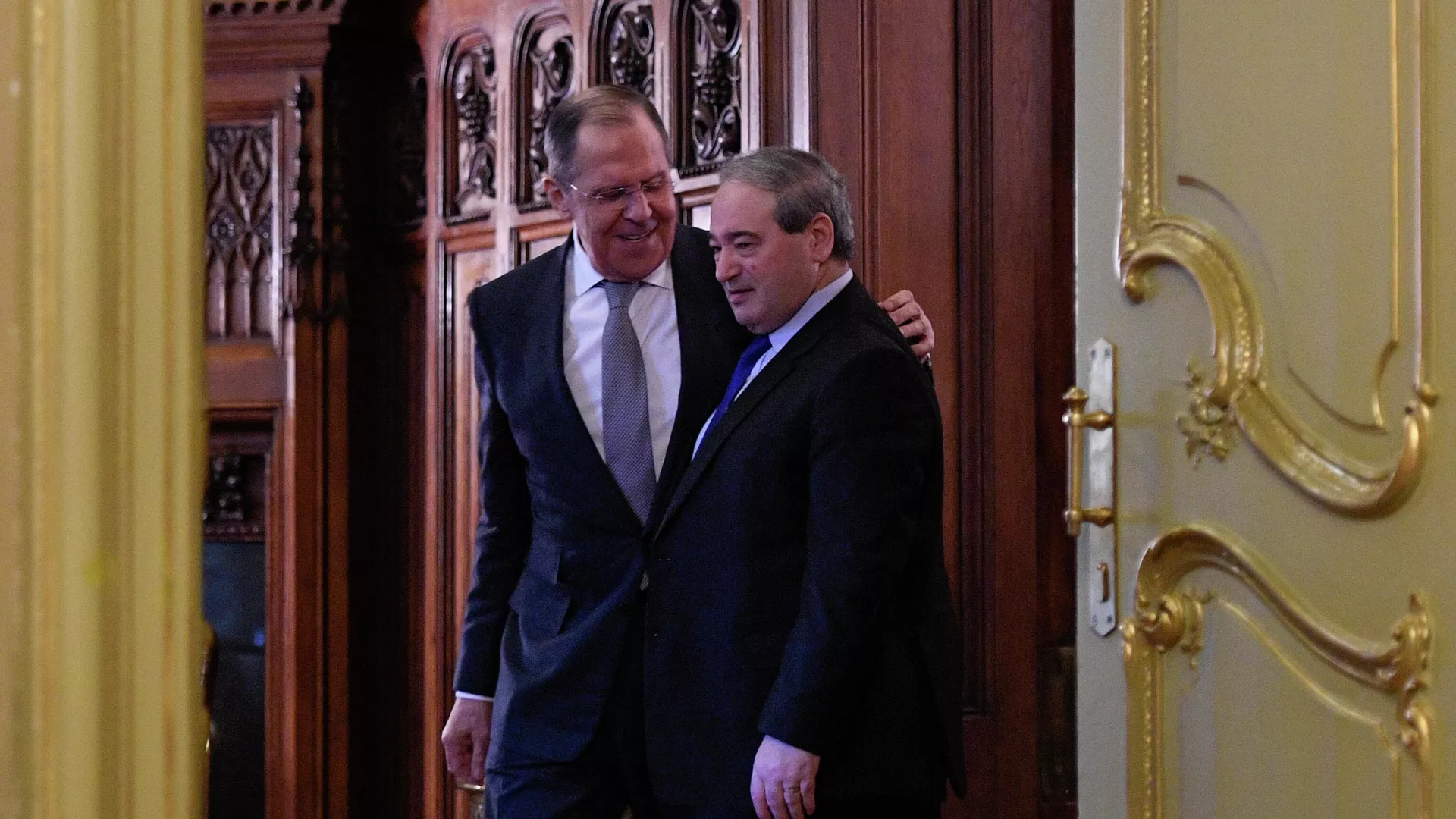 El ministro de Asuntos Exteriores de Rusia, Serguéi Lavrov, y su homólogo de Siria, Faisal Mekdad