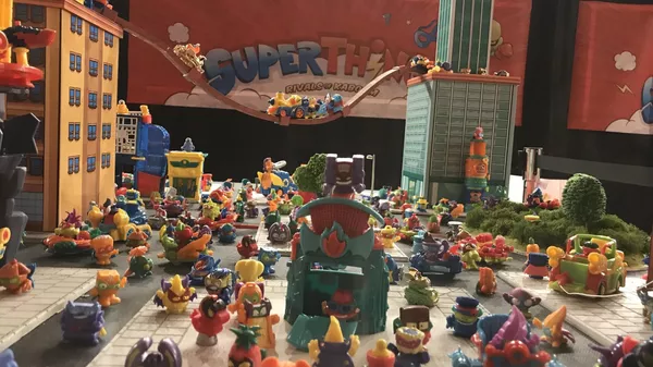 Exposición de SuperThings en el Ateneo Mercantil de València - Sputnik Mundo