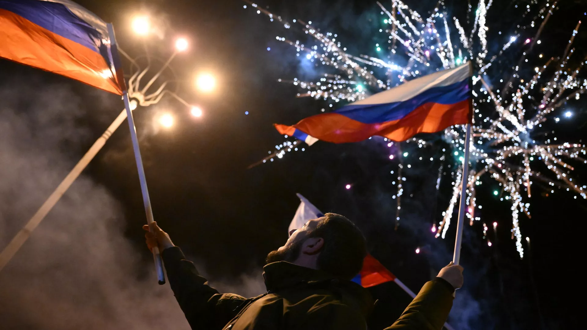 Сelebracion en Donetsk del reconocimiento de la independencia de Ucrania de las Repúblicas Populares de Donetsk y Lugansk por parte del presidente de la Federación de Rusia, Vladímir Putin