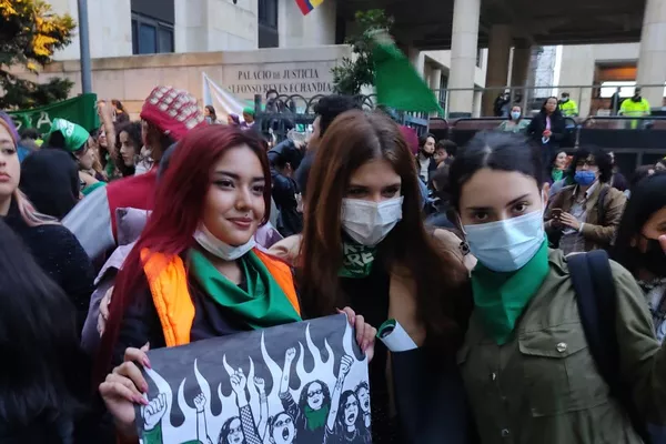 Feministas celebran despenalización del aborto en Colombia hasta la semana 24 - Sputnik Mundo