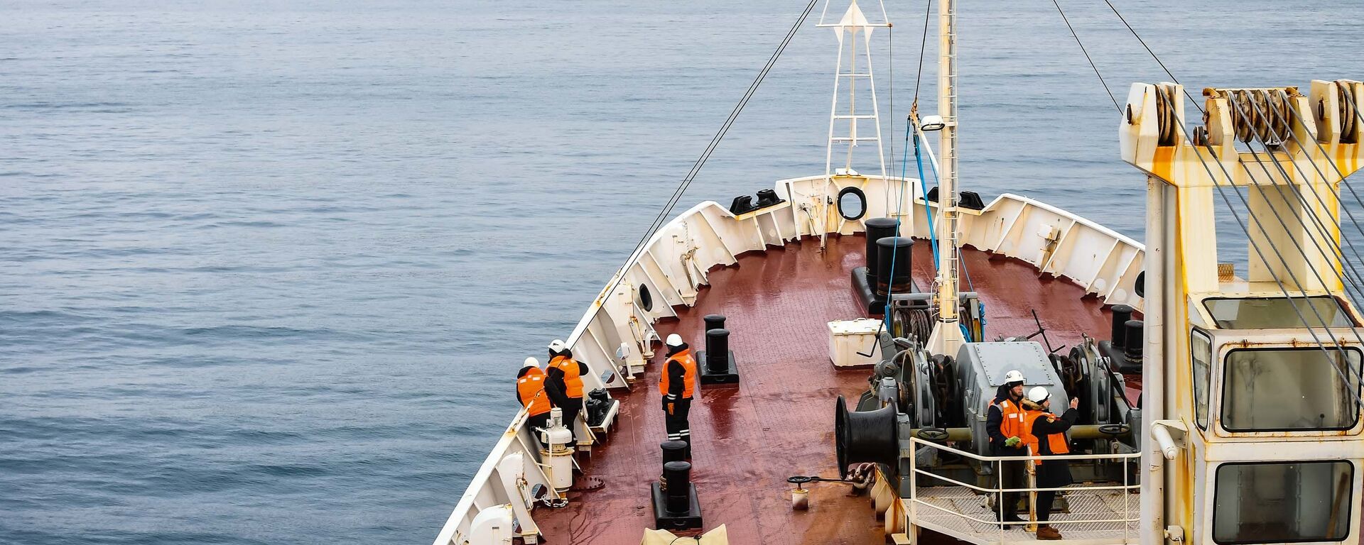 Исследовательское судно Адмирал Владимирский на пути из Монтевидео в Антарктиду Исследовательское судно Адмирал Владимирский на пути из Монтевидео в Антарктиду - Sputnik Mundo, 1920, 22.02.2022