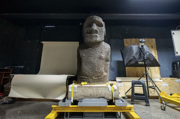La estatua moai Tau, creada por el pueblo polinesio rapanui - Sputnik Mundo