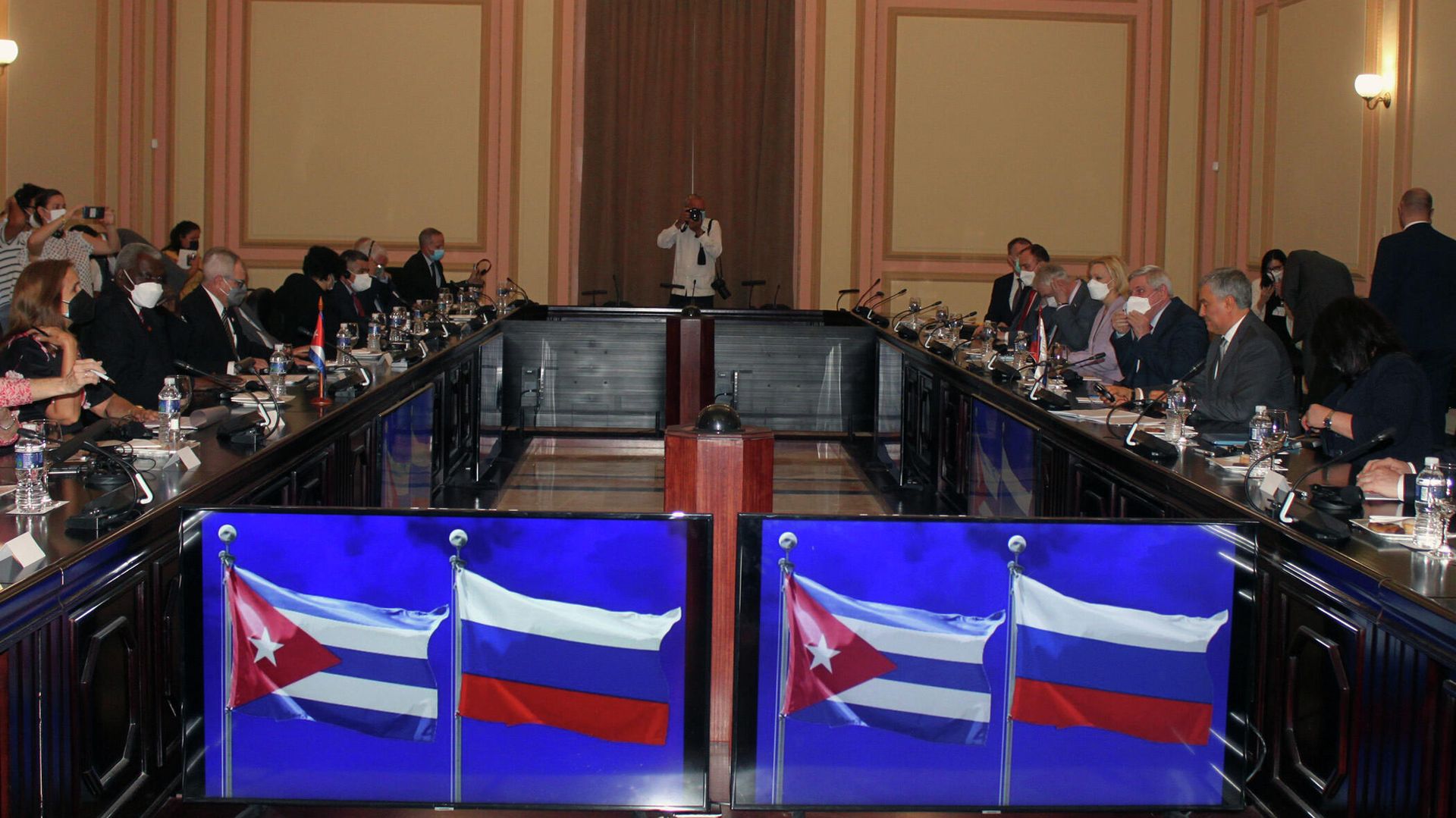 Se reúnen en La Habana presidente de la Duma rusa y del parlamento cubano Se reúnen en La Habana presidente de la Duma rusa y del parlamento cubano - Sputnik Mundo, 1920, 24.02.2022