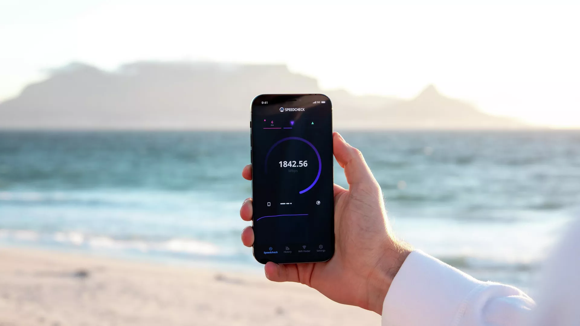 Teléfono con 5G Teléfono con 5G - Sputnik Mundo, 1920, 24.02.2022