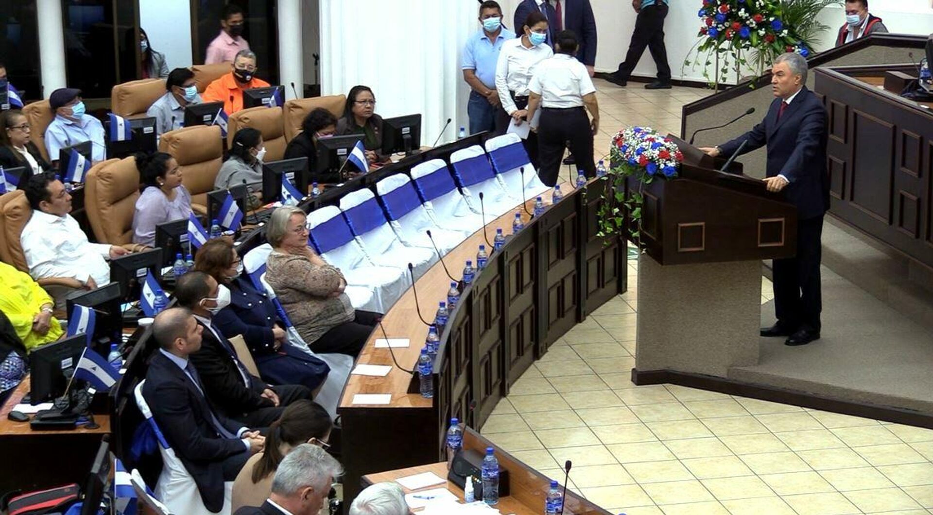 El presidente de la Duma Estatal de Rusia, Viacheslav Volodin, hablando ante parlamentarios nicaragüenses - Sputnik Mundo, 1920, 25.02.2022