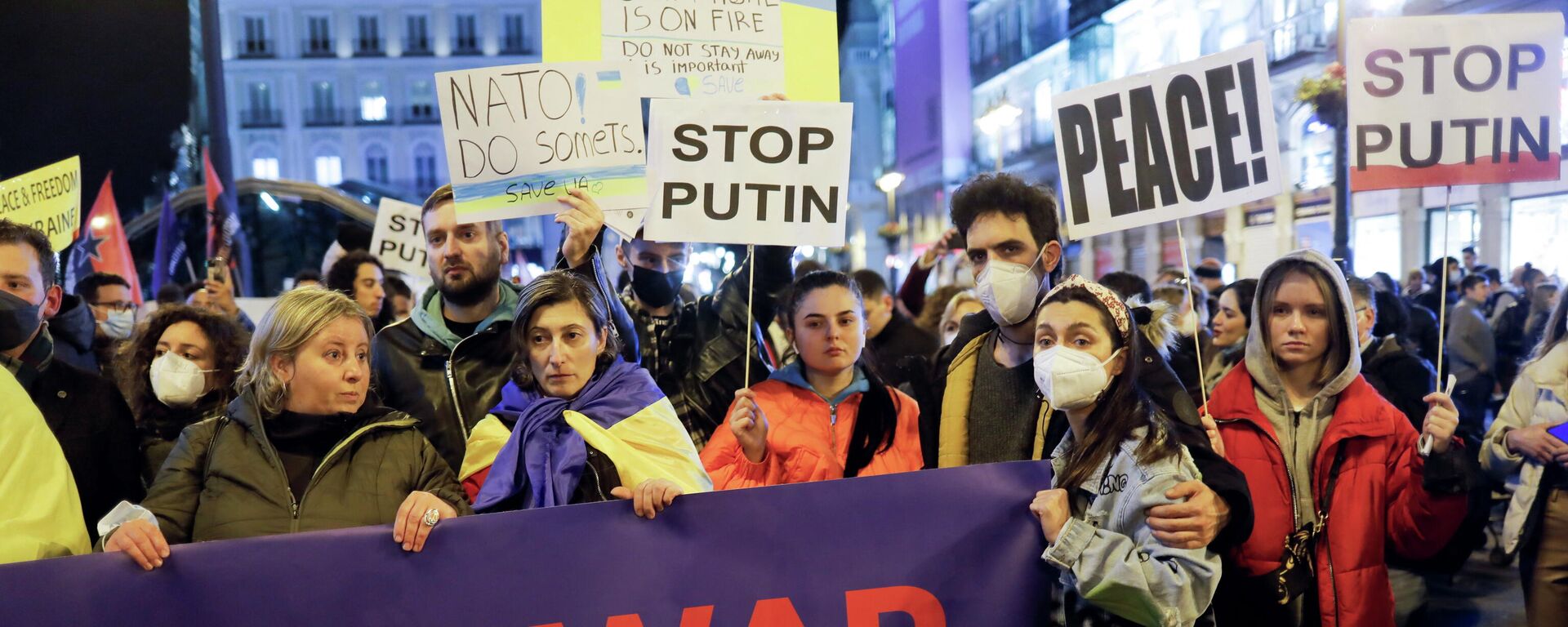 Las protestas en Madrid contra el conflicto en Ucrania - Sputnik Mundo, 1920, 25.02.2022