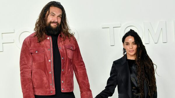 Jason Momoa junto a Lisa Bonet en 2020 - Sputnik Mundo