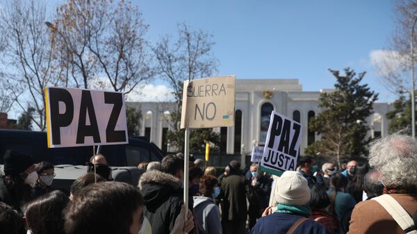 Manifestaciones en España contra la guerra en Ucrania - Sputnik Mundo