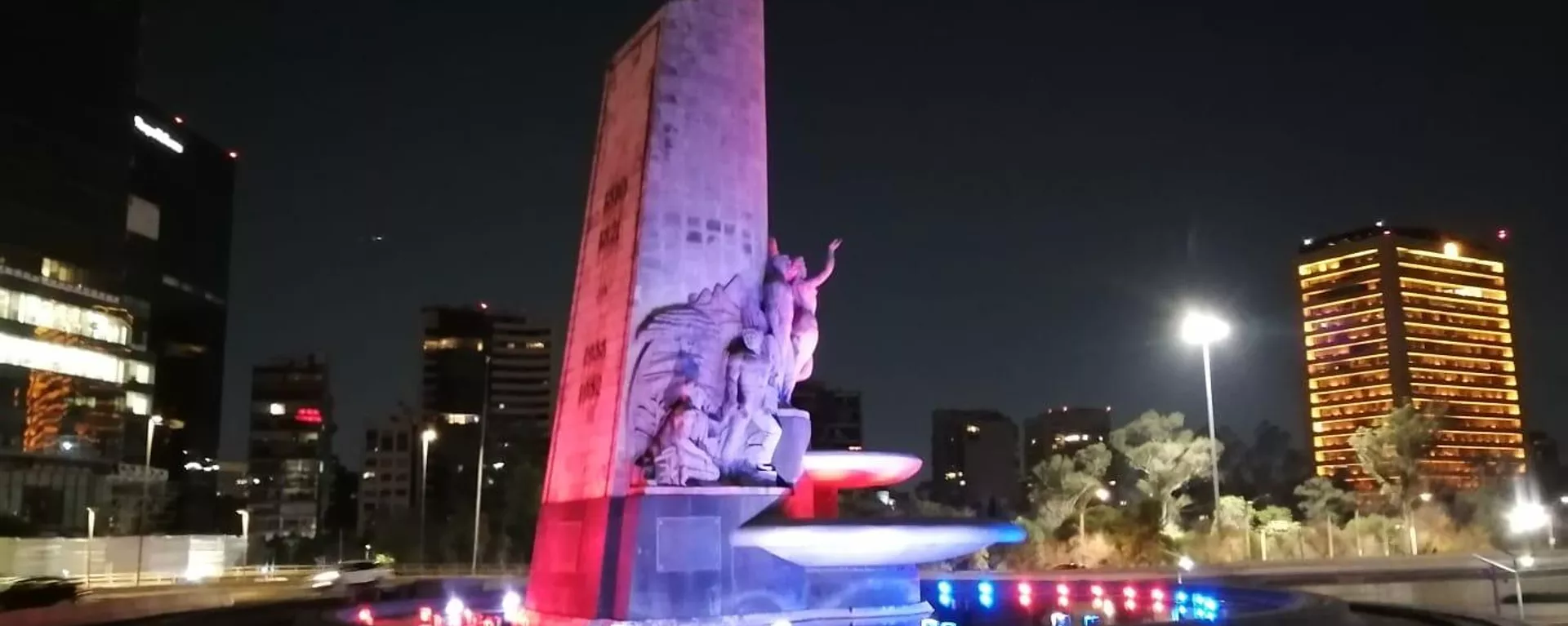 Edificios históricos de CDMX, iluminados con los colores de República Dominicana Edificios históricos de CDMX, iluminados con los colores de República Dominicana - Sputnik Mundo, 1920, 01.03.2022