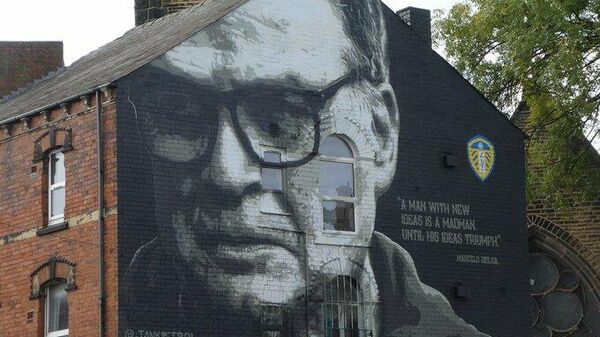 Mural en honor a Marcelo Bielsa en Leeds - Sputnik Mundo