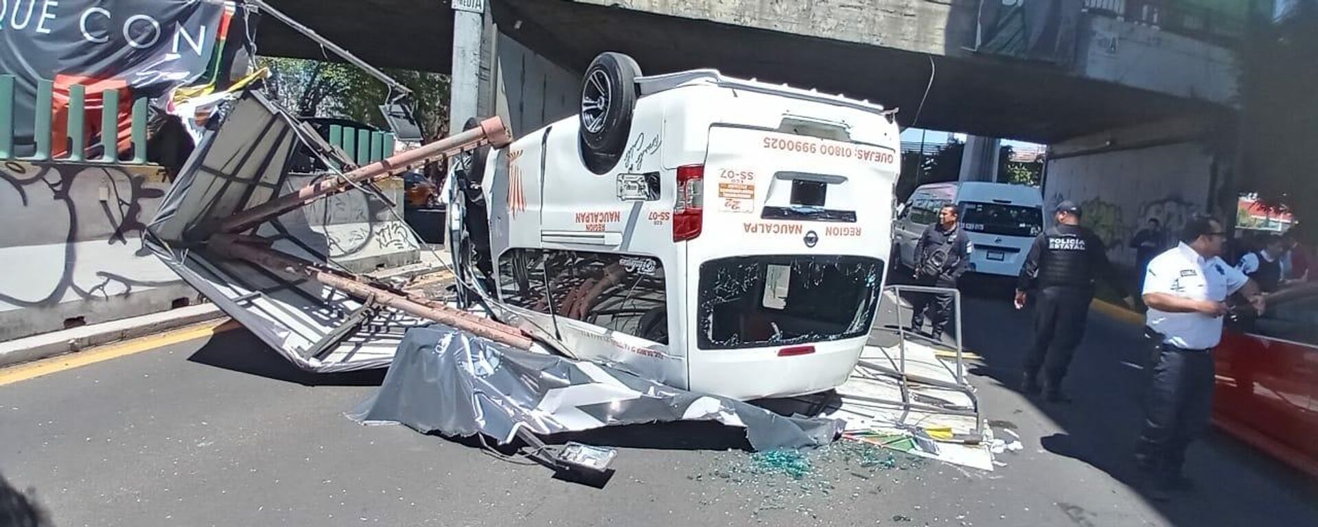 Una camioneta de transporte público cayó de un puente en el Estado de México - Sputnik Mundo, 1920, 02.03.2022