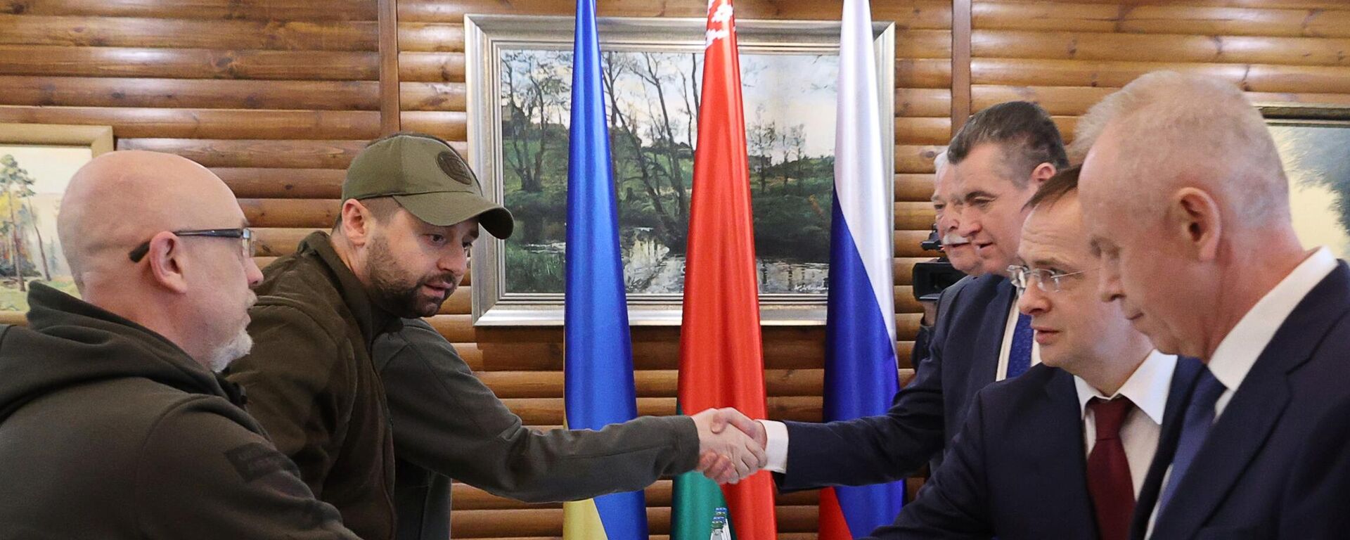 Las delegaciones de Rusia y Ucrania en las negociaciones en Bielorrusia - Sputnik Mundo, 1920, 03.03.2022