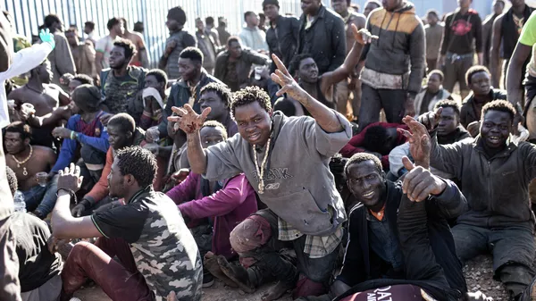 Migrantes en Melilla - Sputnik Mundo