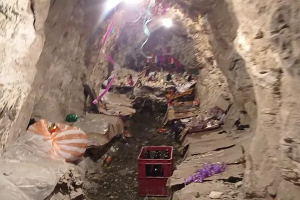 La qoa que los mineros preparan en San José Jallpa Socavón en Oruro La qoa que los mineros preparan en San José Jallpa Socavón en Oruro - Sputnik Mundo