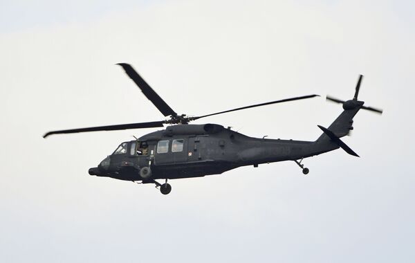 La delegación ucraniana llegó desde Polonia en dos helicópteros de transporte militar polaco. Bielorrusia, especialmente para la ocasión, abrió su espacio aéreo a los pilotos polacos. La delegación ucraniana llegó desde Polonia en dos helicópteros de transporte militar polaco. Bielorrusia, especialmente para la ocasión, abrió su espacio aéreo a los pilotos polacos. - Sputnik Mundo