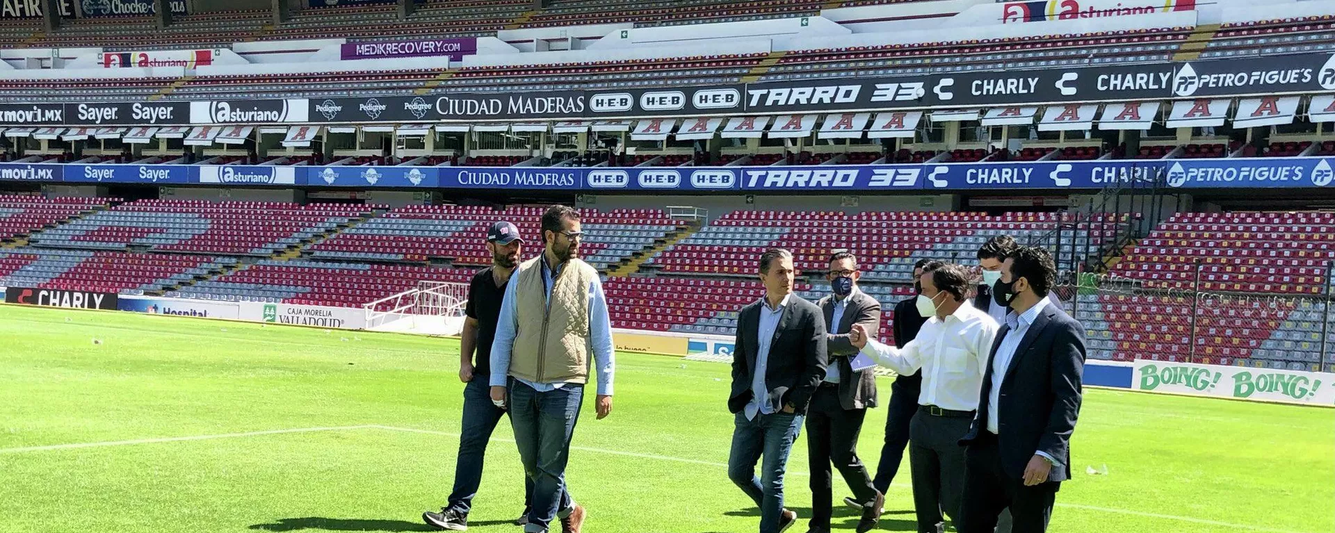 Autoridades de la liga mexicana de futbol en el estadio donde se suscitó la violencia. Autoridades de la liga mexicana de futbol en el estadio donde se suscitó la violencia. - Sputnik Mundo, 1920, 07.03.2022
