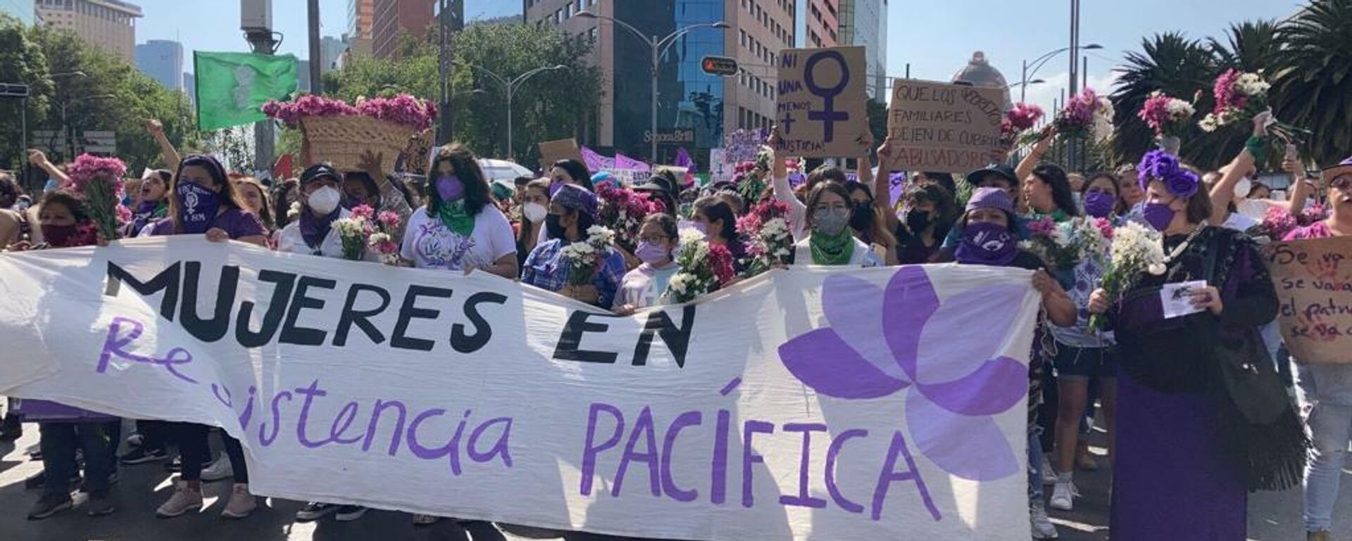 Mujeres toman las calles de la Ciudad de México por el 8M - Sputnik Mundo, 1920, 09.03.2022
