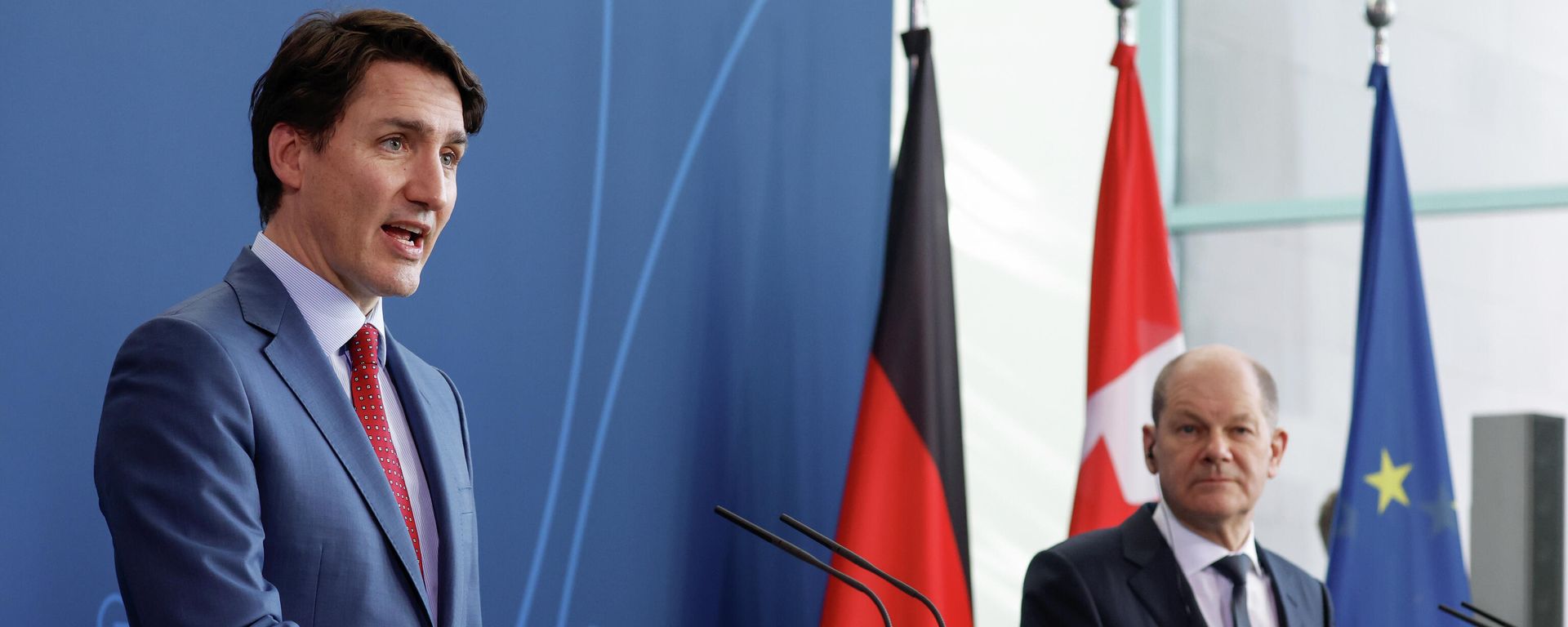 El primer ministro de Canadá, Justin Trudeau, se reúne con el canciller alemán, Olaf Scholz El primer ministro de Canadá, Justin Trudeau, se reúne con el canciller alemán, Olaf Scholz - Sputnik Mundo, 1920, 19.04.2022