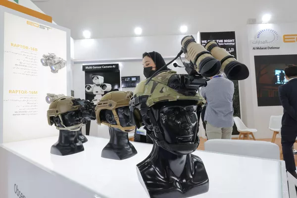 Un sistema de visión nocturna en el stand de Arabia Saudí en el World Defense Show 2022, en Riad. Un sistema de visión nocturna en el stand de Arabia Saudí en el World Defense Show 2022, en Riad. - Sputnik Mundo