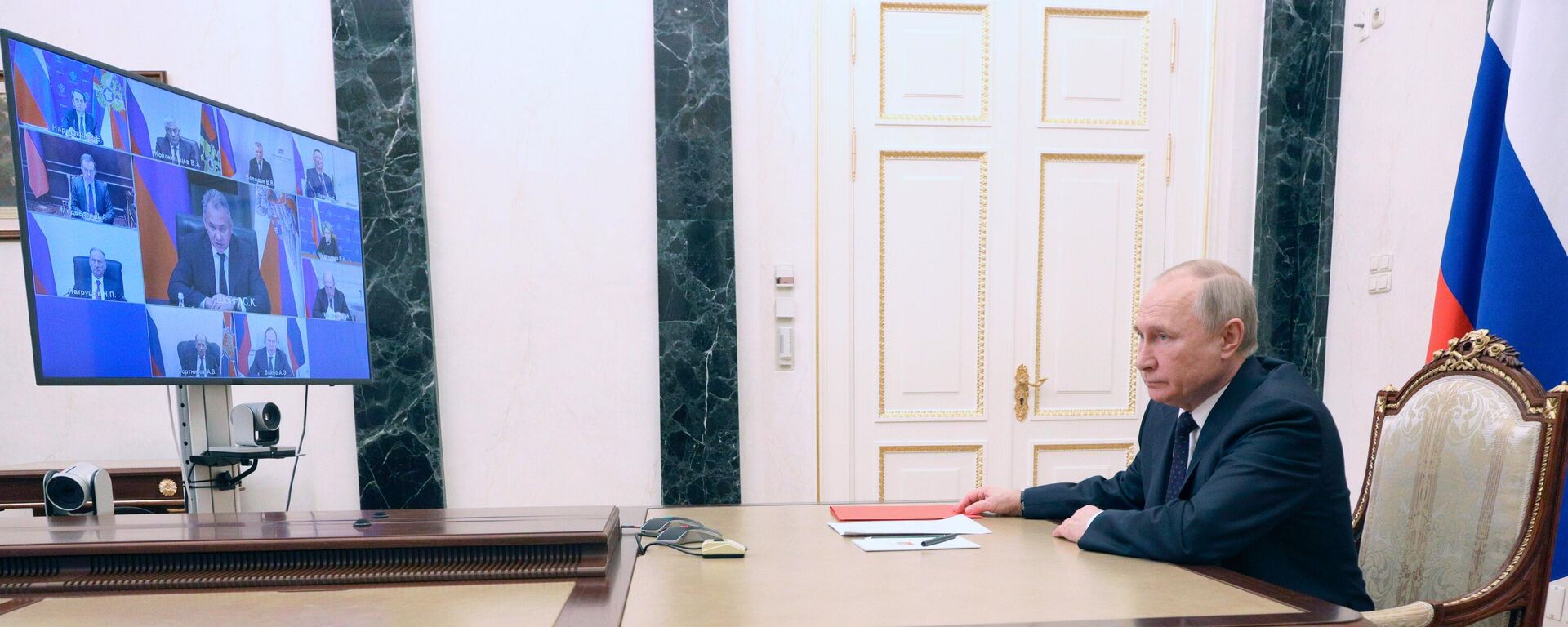 Vladímir Putin, el presidente de Rusia, en una reunión del Consejo de Seguridad de Rusia - Sputnik Mundo, 1920, 11.03.2022