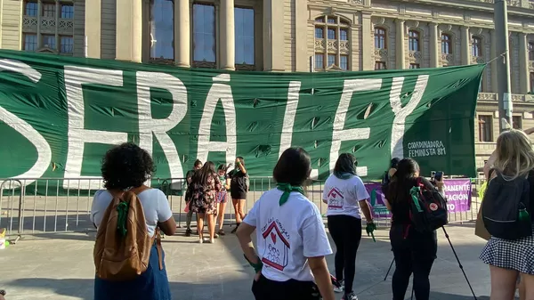 Será ley: la nueva constitución chilena garantizará el derecho al aborto - Sputnik Mundo