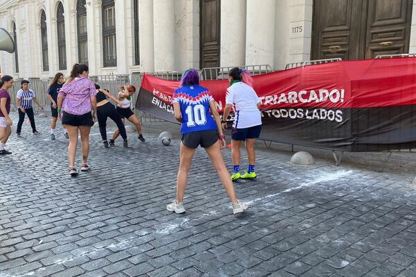 Será ley: la nueva constitución chilena garantizará el derecho al aborto - Sputnik Mundo