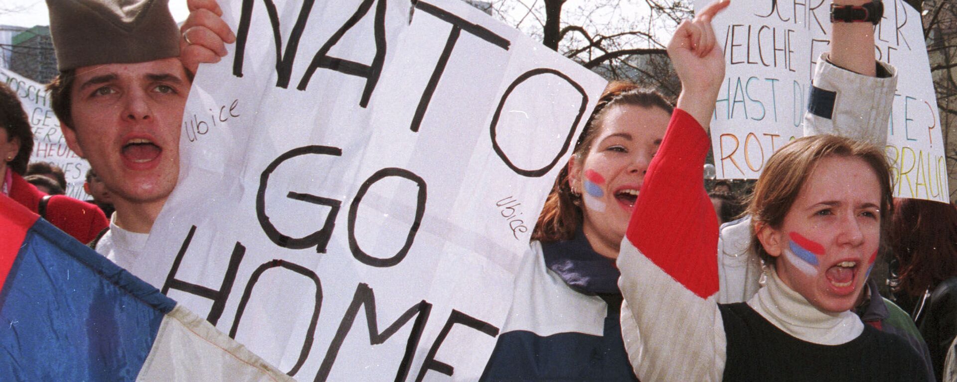 Manifestación contra el bombardeo de la OTAN a Yugoslavia - Sputnik Mundo, 1920, 22.03.2024