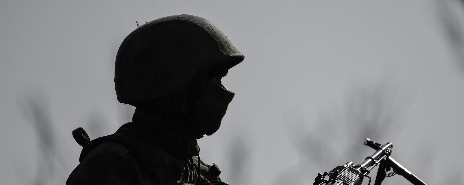 Un milirar de la Guardia Nacional rusa Un milirar de la Guardia Nacional rusa - Sputnik Mundo, 1920, 28.04.2022