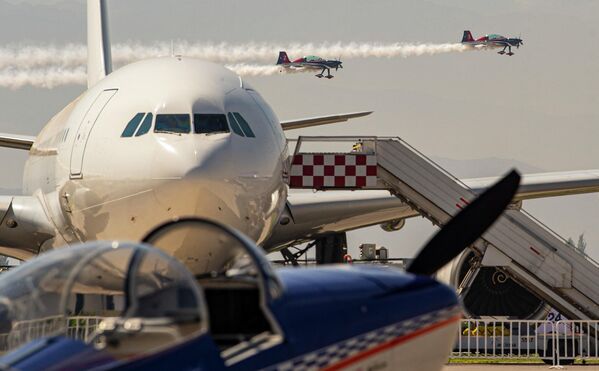 La Feria Internacional del Aire y del Espacio FIDAE 2022 se celebra del 5 al 10 de abril. Este año cuenta con la participación de más de 500 empresas especializadas de todo el mundo, y el número de visitantes superará las 120.000 personas, según estimaciones preliminares. - Sputnik Mundo