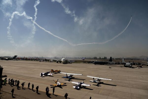 La FIDAE fue organizada por primera vez en 1980 y fue concebida como un vistoso espectáculo aéreo para realzar el prestigio y la popularidad de la Fuerza Aérea de Chile. - Sputnik Mundo