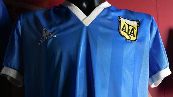 Camiseta de Diego Armando Maradona vs. Inglaterra - Sputnik Mundo