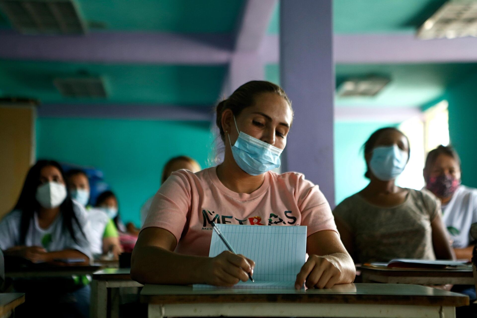 Los egresados de la Escuela Popular del Reciclaje deben ejecutar un proyecto comunitario de reciclaje autosustentable - Sputnik Mundo, 1920, 06.04.2022