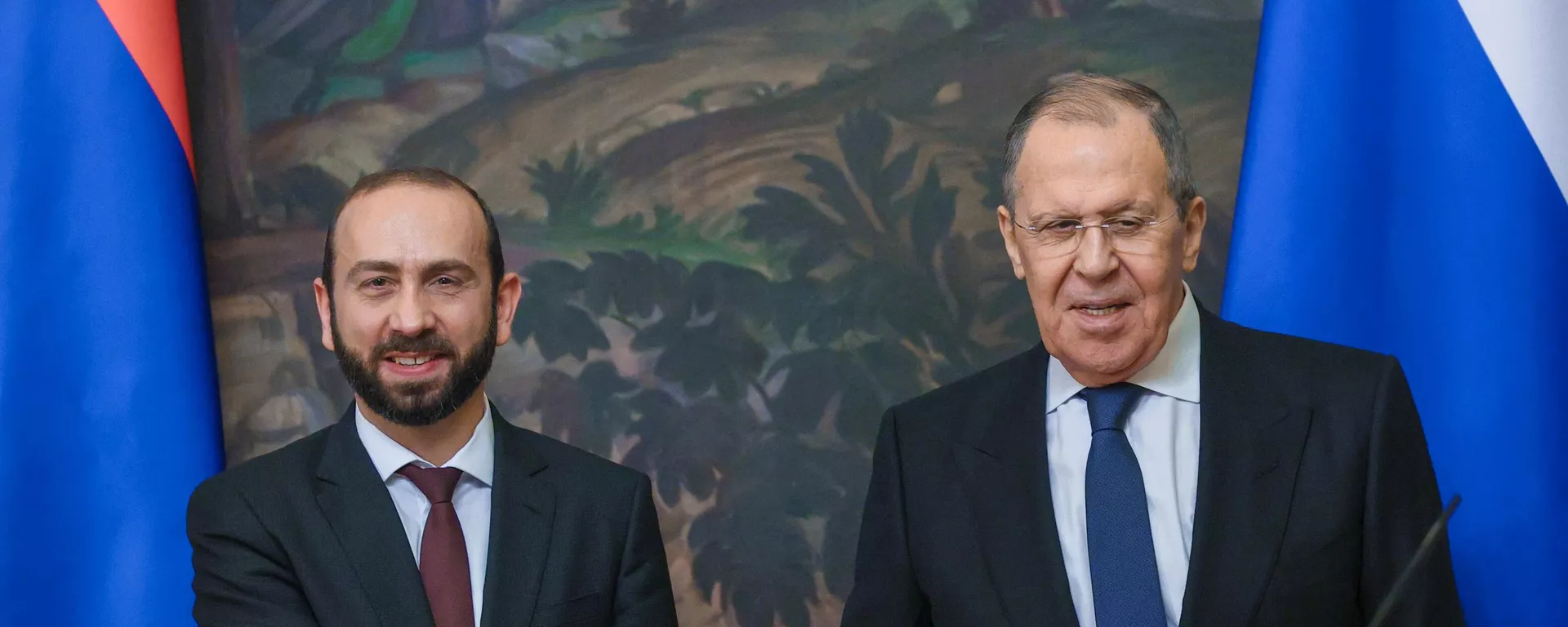 El canciller armenio, Ararat Mirzoyán, y el canciller de Rusia, Serguéi Lavrov El canciller armenio, Ararat Mirzoyán, y el canciller de Rusia, Serguéi Lavrov - Sputnik Mundo, 1920, 08.04.2022