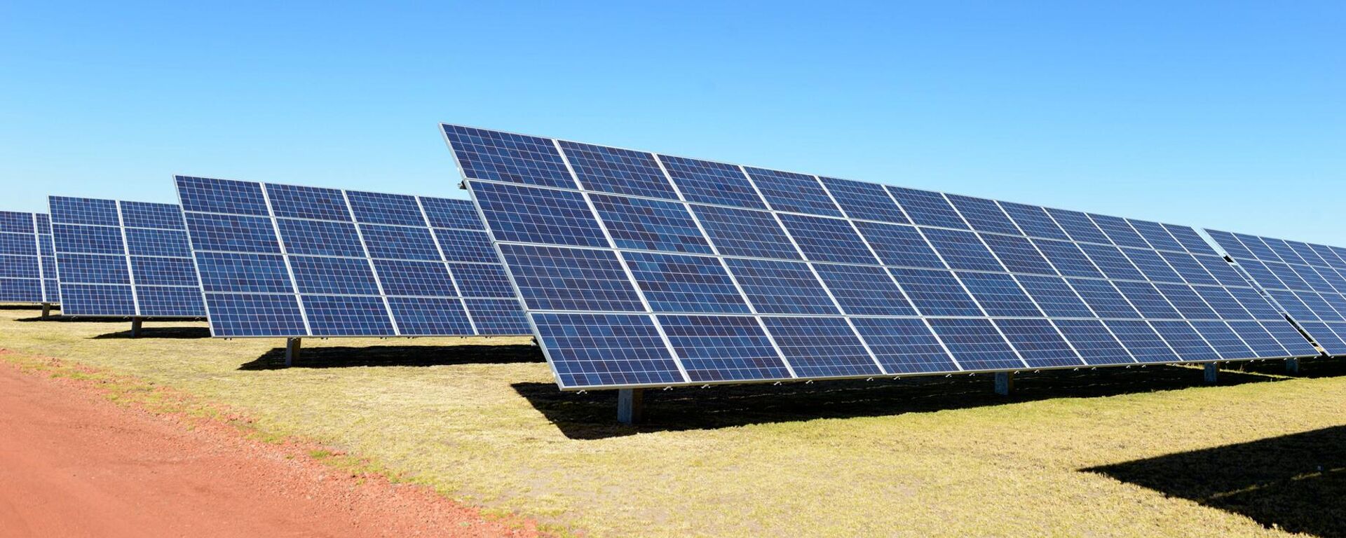 Planta de páneles solares inaugurada en México durante el gobierno de Enrique Peña Nieto. - Sputnik Mundo, 1920, 12.05.2024