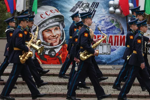 Los cadetes de la Escuela Presidencial de Cadetes de Krasnodar en una plaza frente a la Sala de Exposiciones de la Gloria Militar en la ciudad de Krasnodar. Los cadetes de la Escuela Presidencial de Cadetes de Krasnodar en una plaza frente a la Sala de Exposiciones de la Gloria Militar en la ciudad de Krasnodar. - Sputnik Mundo