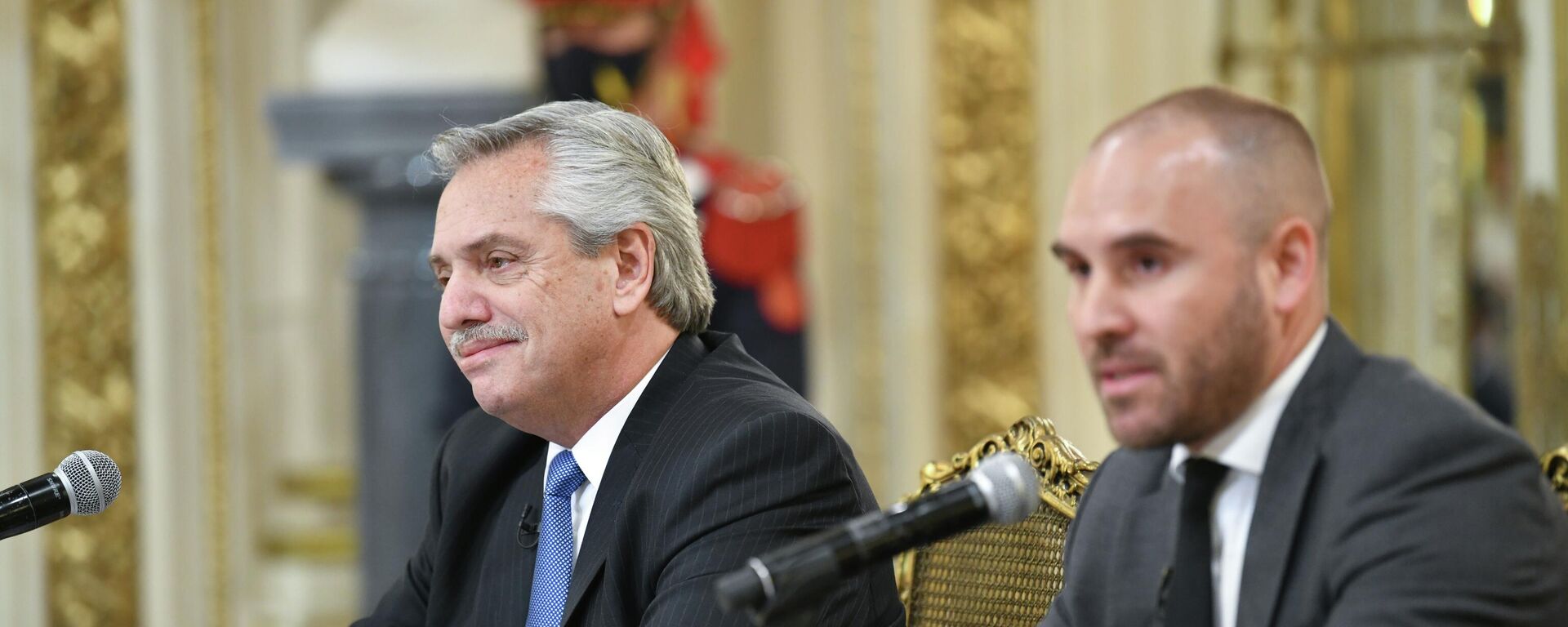 El presidente argentino, Alberto Fernández, y el ministro de Economía, Martín Guzman - Sputnik Mundo, 1920, 19.04.2022