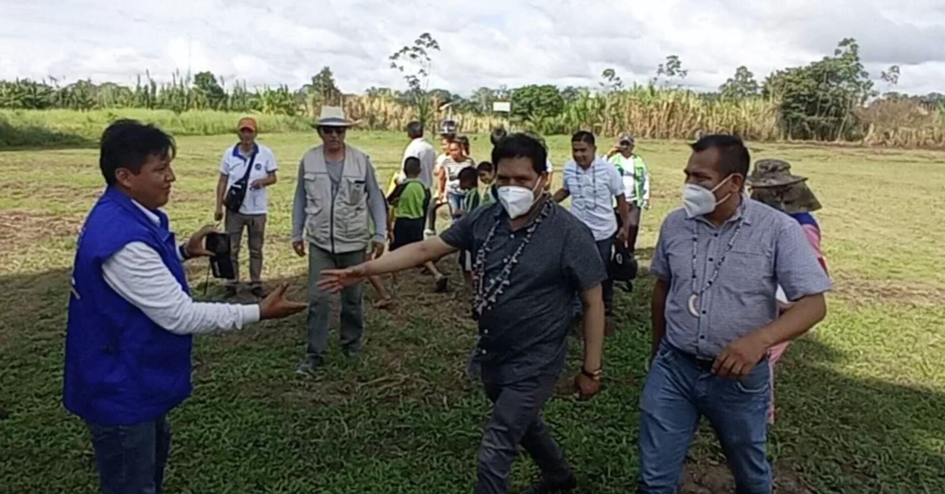 Ministro de Salud de Bolivia, Jeyson Auza, en la comunidad amazónica de Santa Isabel - Sputnik Mundo, 1920, 27.04.2022