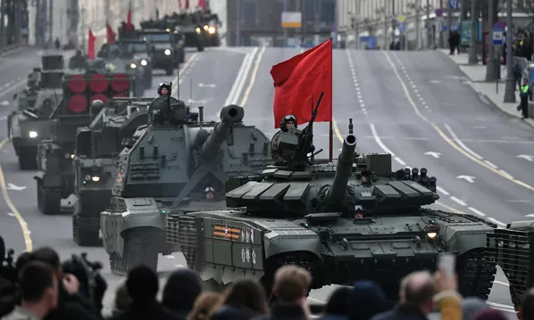 Durante el Desfile de la Victoria, 33 grupos de tropas desfilarán por la Plaza Roja. Durante el Desfile de la Victoria, 33 grupos de tropas desfilarán por la Plaza Roja. - Sputnik Mundo