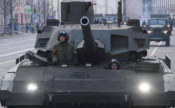 El tanque T-14 Armata. El desfile también contará con los tanques T-72B3M y T-90M Proriv. El mejor tanque de la Gran Guerra Patria, el legendario T-34-85, encabezará la columna mecanizada en el desfile. El tanque T-14 Armata. El desfile también contará con los tanques T-72B3M y T-90M Proriv. El mejor tanque de la Gran Guerra Patria, el legendario T-34-85, encabezará la columna mecanizada en el desfile. - Sputnik Mundo