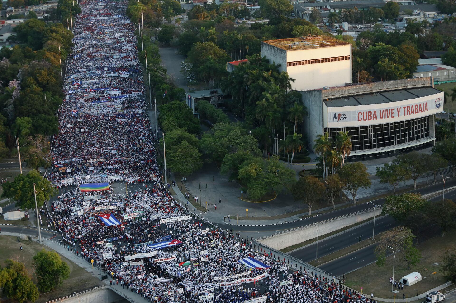 Multitudinaria manifestación en La Habana Multitudinaria manifestación en La Habana - Sputnik Mundo, 1920, 01.05.2022